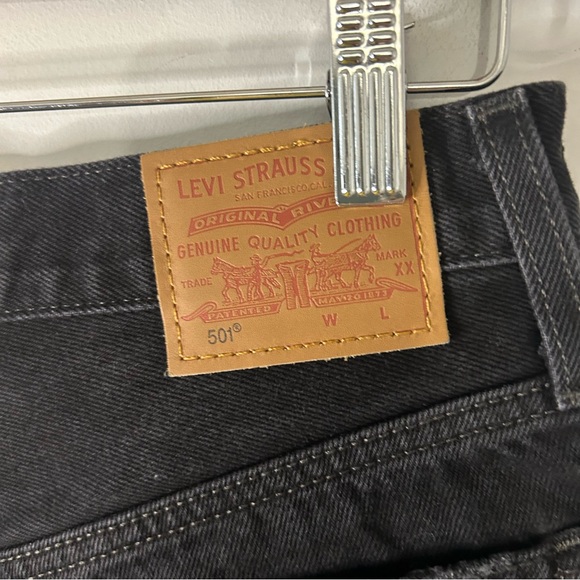 Levi’s 501 Black Distressed Jean Shorts - Picture 4 of 6